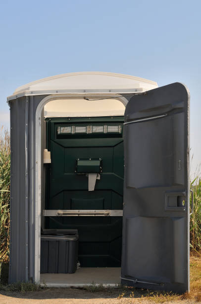 Best Portable toilet rental cost  in Quinnesec, MI